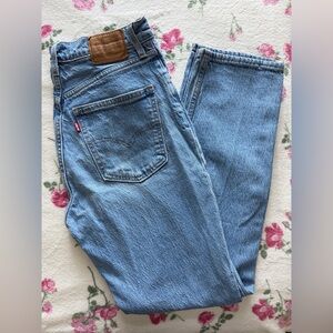 Levi's Women's Light Blue Straight Leg Jeans